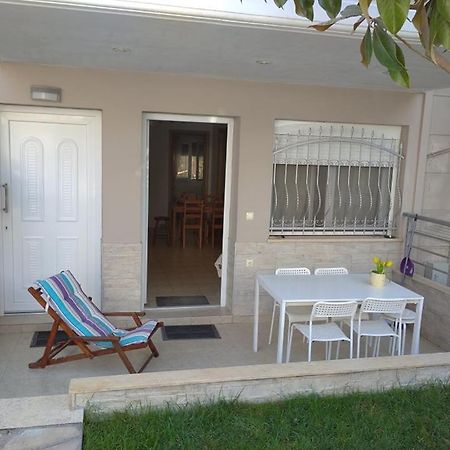 Appartement Δεσποινα à Néa Péramos Extérieur photo