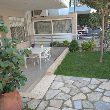 Appartement Δεσποινα à Néa Péramos Extérieur photo