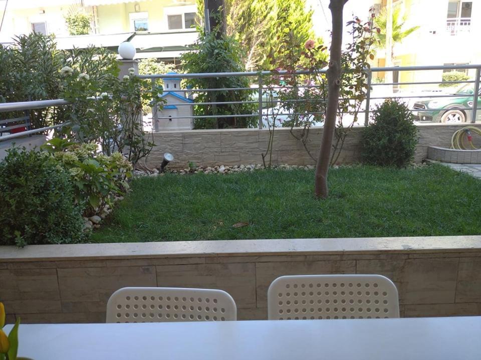 Appartement Δεσποινα à Néa Péramos Extérieur photo
